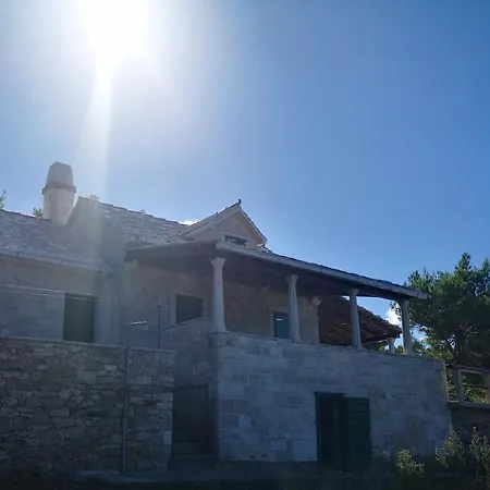Vacation House, Parking Included, Lovrecina