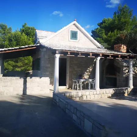 Vacation House, Parking Included, Lovrecina *