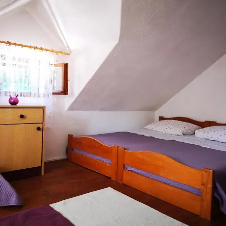 Vacation House, Parking Included, Lovrecina
