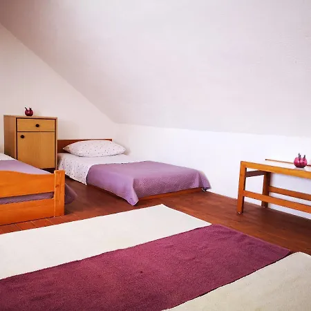 Сasa de vacaciones Vacation House, Parking Included, Lovrecina Postira