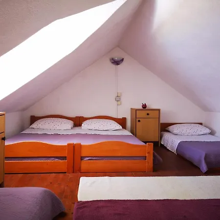 Vacation House, Parking Included, Lovrecina *