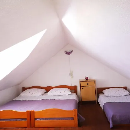Vacation House, Parking Included, Lovrecina * Postira
