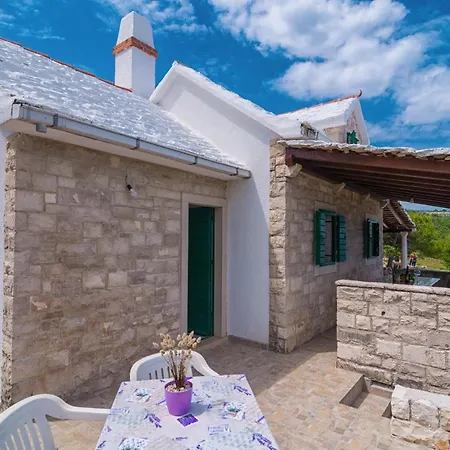 Vacation House, Parking Included, Lovrecina