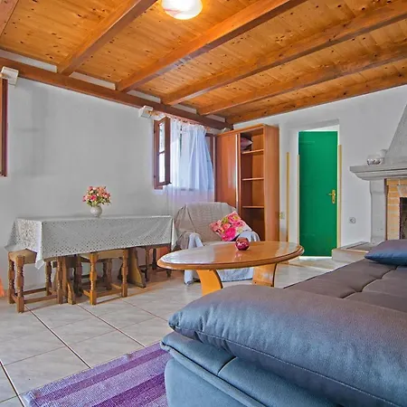 Vacation House, Parking Included, Lovrecina Holiday home