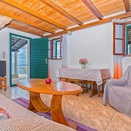 Сasa de vacaciones Vacation House, Parking Included, Lovrecina Postira