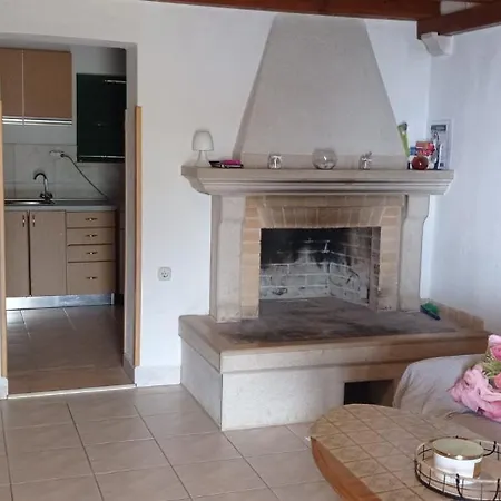 Сasa de vacaciones Vacation House, Parking Included, Lovrecina *